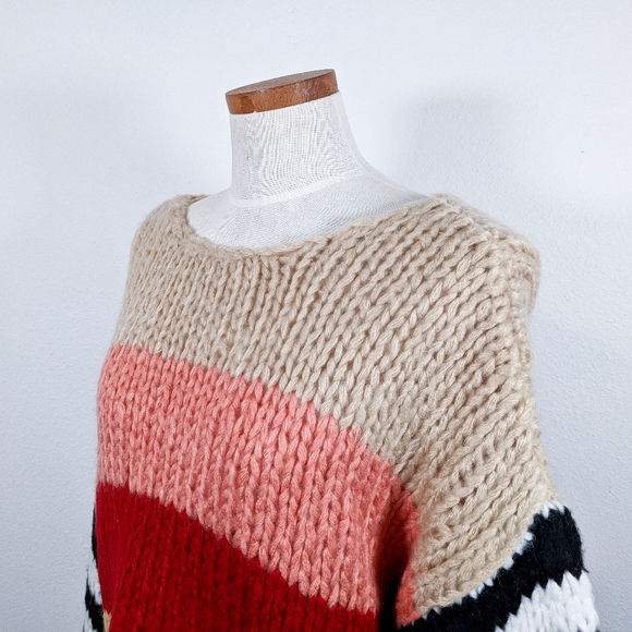 SOLD!! Blank NYC Sweetheart Color Block Sweater Size S - Picture 7 of 12